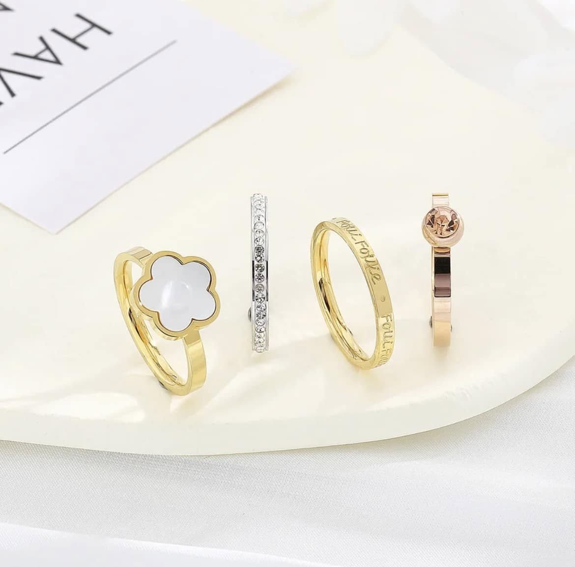 Set de Anillos "Elegancia Dorada"