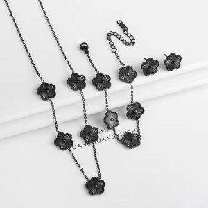 Conjunto negro de Flores