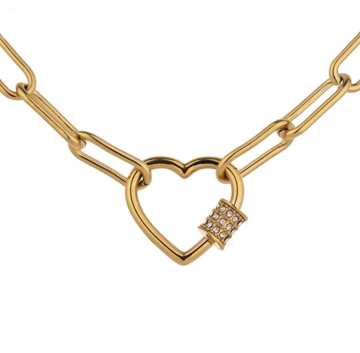 Collar de cadena con dije de corazón y cristales