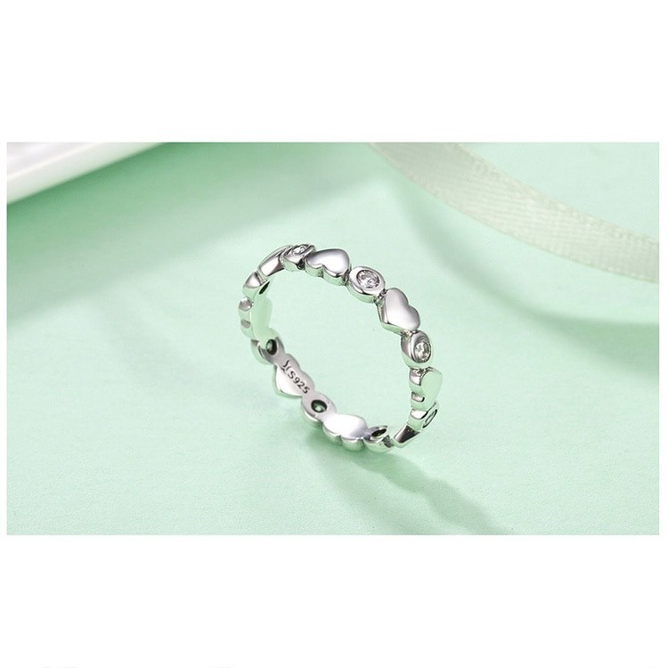 Anillo de Plata 925 con Corazones y Circonitas