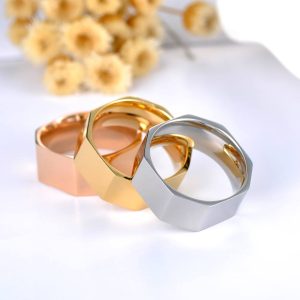 Anillo Hexagonal de Diseño Minimalista