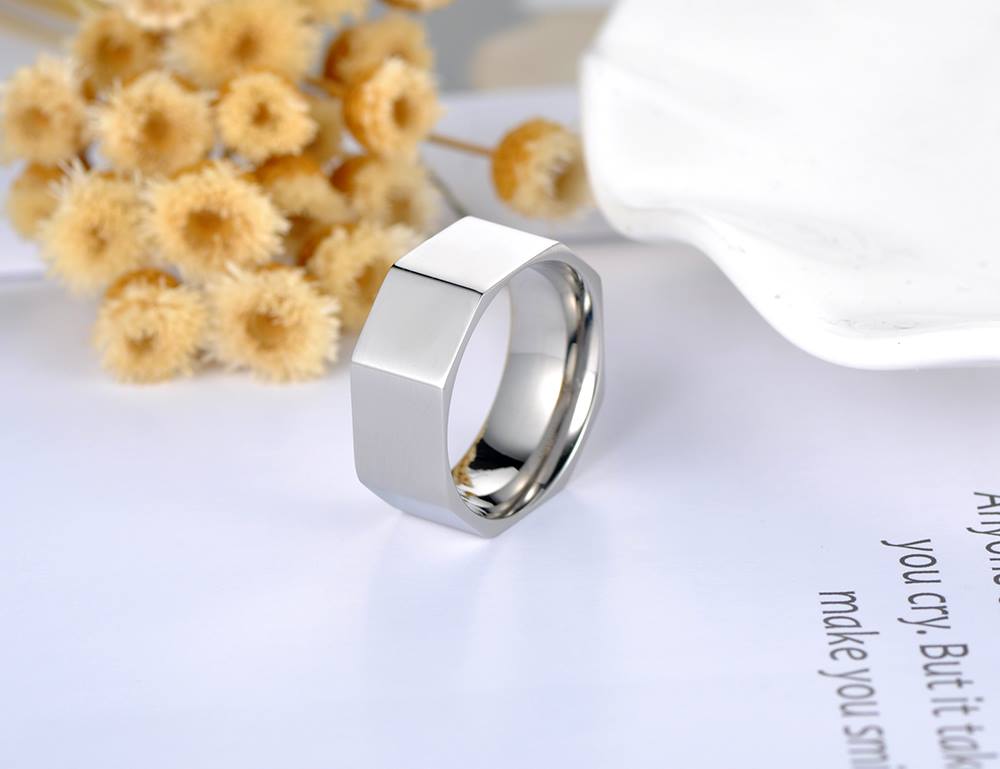 Anillo Hexagonal de Diseño Minimalista - Image 3