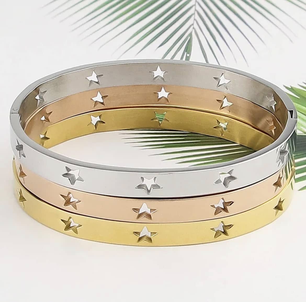 Set de Pulseras Bangle Tricolor con Estrellas Perforadas