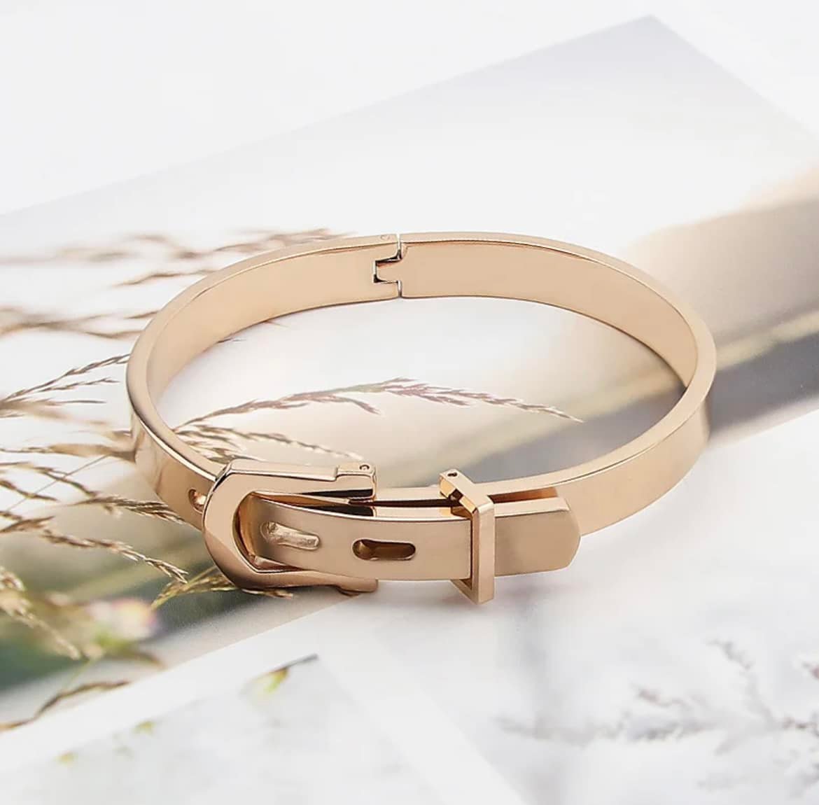 Pulsera Elegance Buckle en Acero Inoxidable