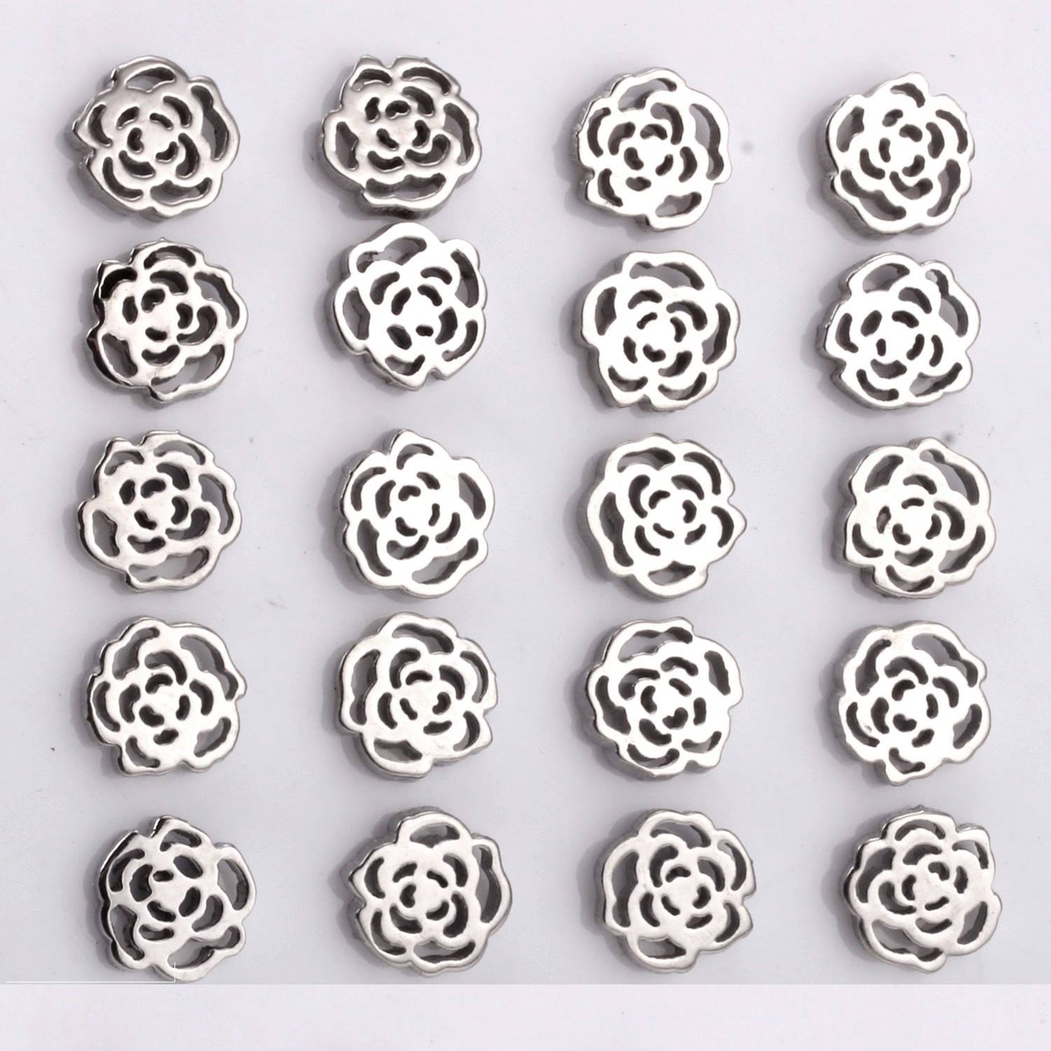 Aretes Perla Clásicos con Detalle Floral en Dorado