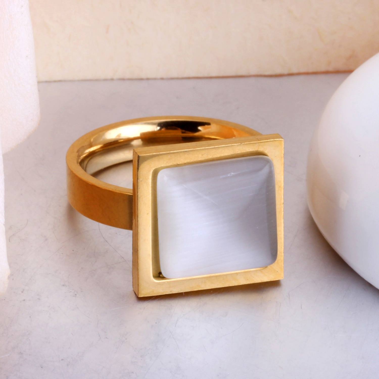 Anillo Cuadrado Elegance Gold