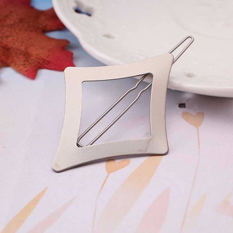 Pasador metálico cuadrado curvo