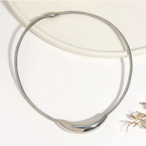 Collar Elegancia Minimalista en Acero Inoxidable